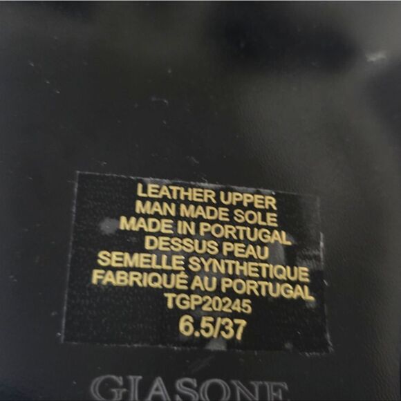 BRAND NEW GIASONE BUCKLE TWO-STRAP SANDALS - Picture 15 of 15